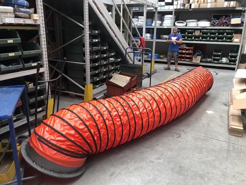 Flexible pipes for ventilation or cold air extraction